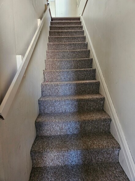 stairwell entrance - 426 W Front St