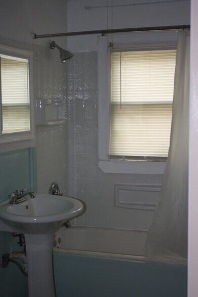 Building Photo - 2513 20th St