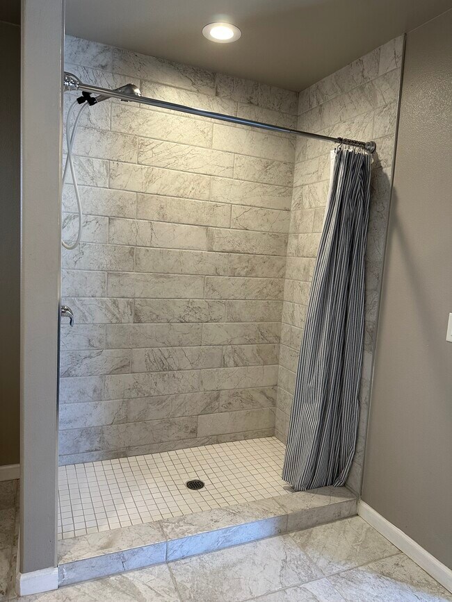 Building Photo - 73270 Desert Greens Dr N