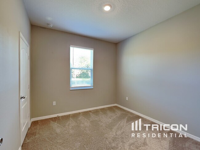 Building Photo - 6336 Dolostone Dr