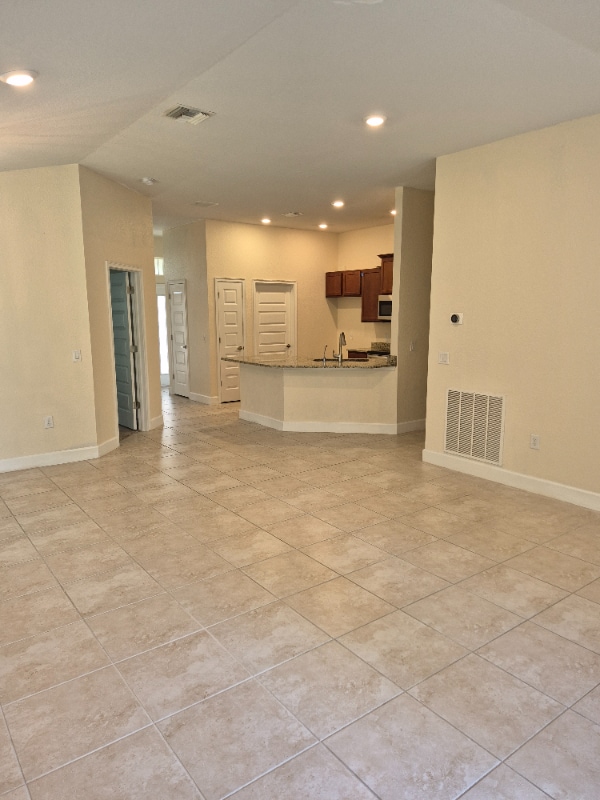 Building Photo - 2043 Ananas Rd