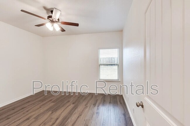 Building Photo - 3505 Abraham Dr