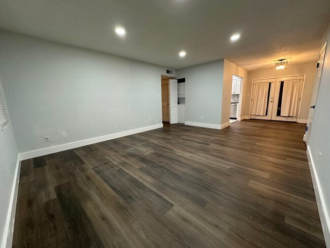 Building Photo - 1951 N Meridian Rd