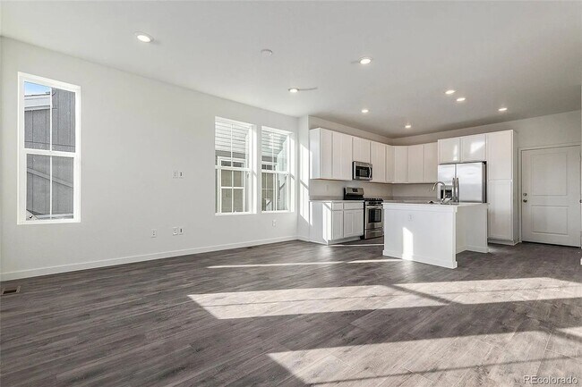 Building Photo - 1536 Sanitas Ln