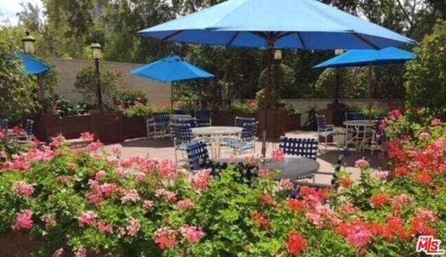 Building Photo - 10535 Wilshire Blvd