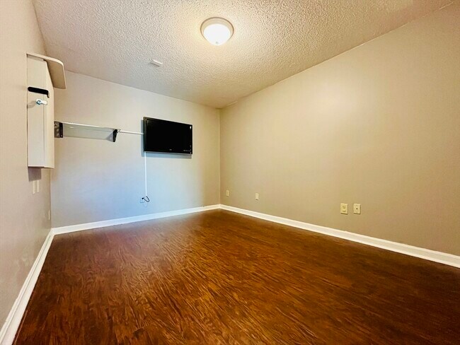 Building Photo - 30 Margin St