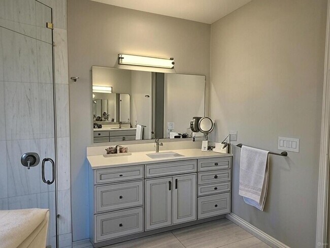 Building Photo - 132 Thornton Dr