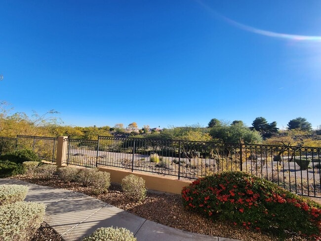 Building Photo - Beautiful 2 Bedroom, 2 Bath Condo in Summerlin