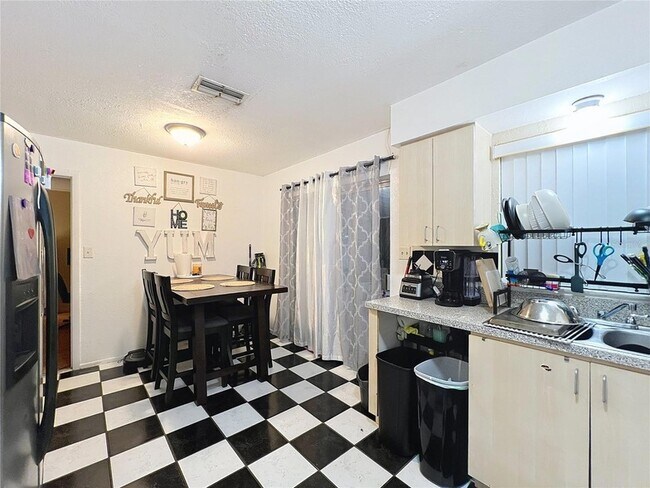 Building Photo - 272 Florida Pkwy