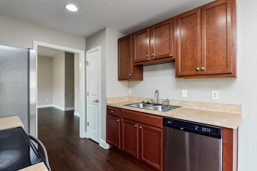 Building Photo - 10755 Standing Stone Dr