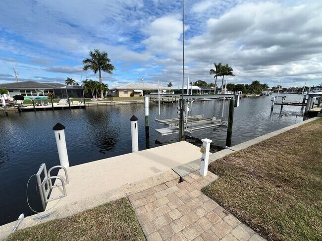 Building Photo - Furnished ** Punta Gorda Isles Vacation Home ** Heated Pool ** Canal / Boat Dock ** $6,500