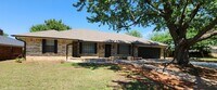 Building Photo - 2301 Bent Trail Rd
