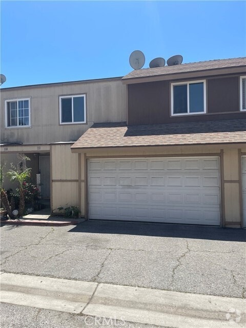 Building Photo - 12828 Ramona Blvd