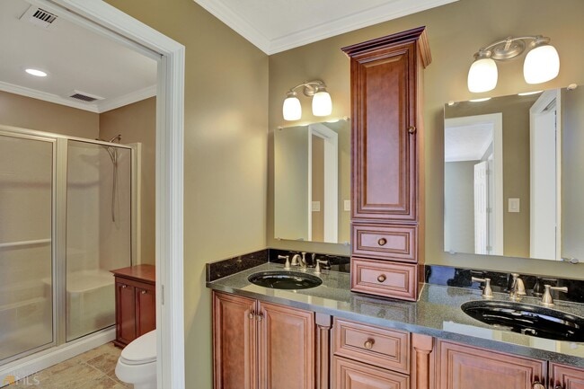 Building Photo - 240 Browns Hill Ct