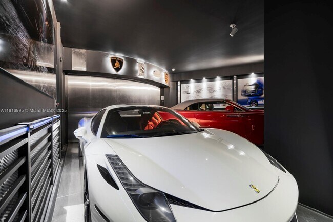 Building Photo - 18555 Collins Ave