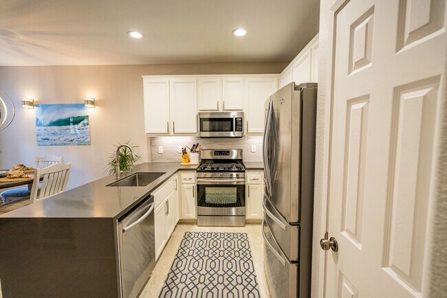 Building Photo - Beautiful Home in San Elijo, Morgans Corner!