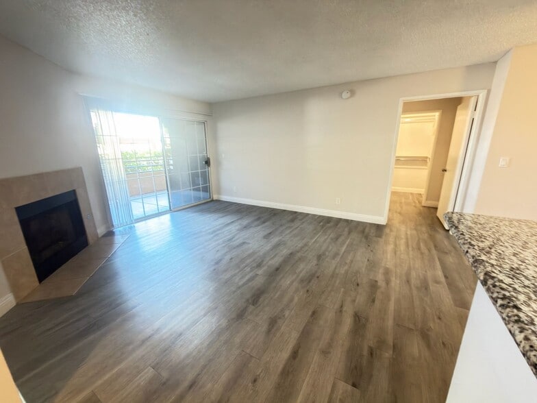 Building Photo - 2200 S Fort Apache