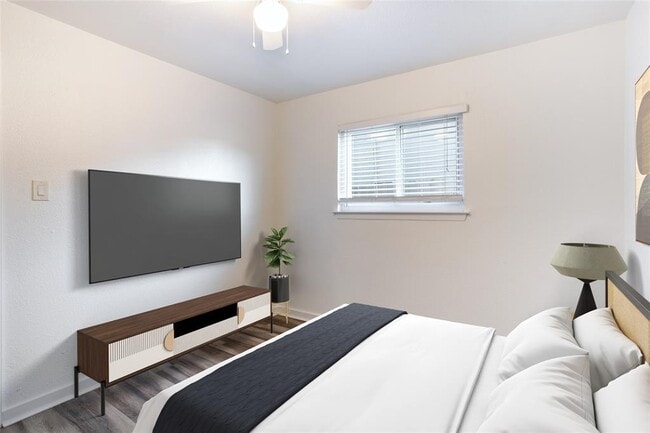 Building Photo - 7945 Gault St