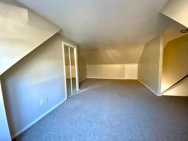 Building Photo - 12 Cedar St