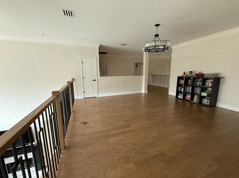 Building Photo - 5315 Cree Dr