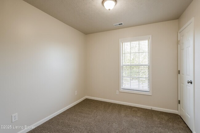 Building Photo - 9002 Crooked Arrow Ct