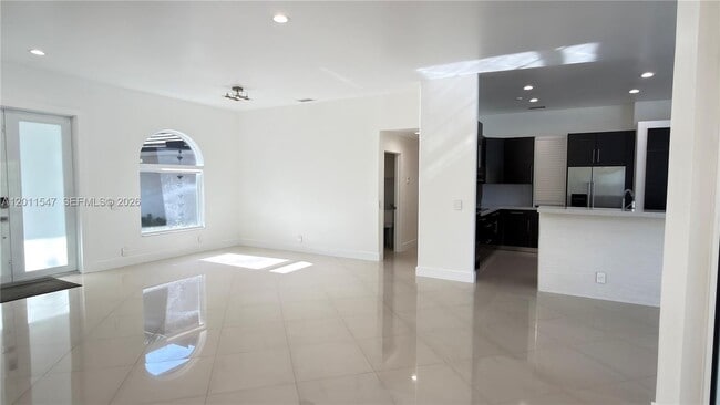 Building Photo - 3767 Oak Ridge Cir