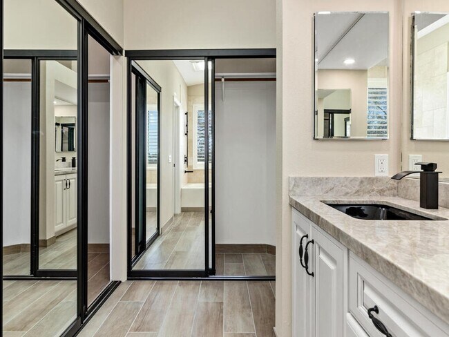 Building Photo - Stunning Fully Remodeled Home in Rancho De...