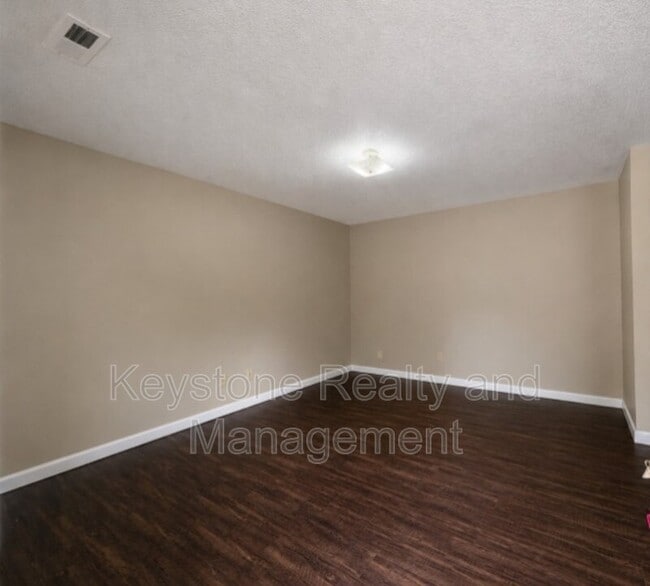 Building Photo - 1375 Thompsonville Ln