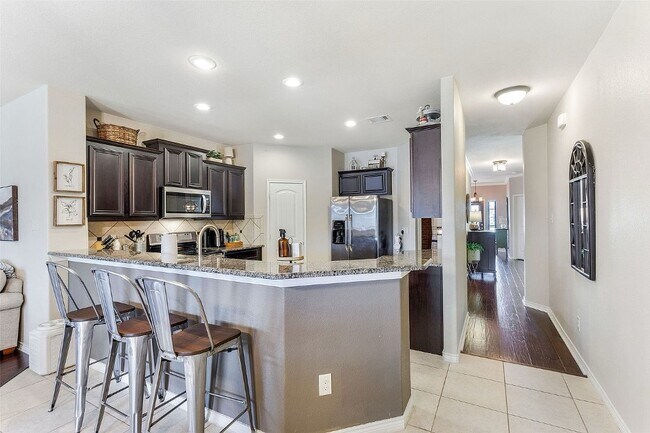 Building Photo - 714 Lone Star Court