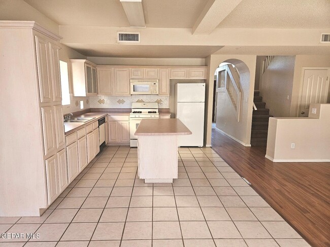 Building Photo - 12604 Sun Terrace Ave