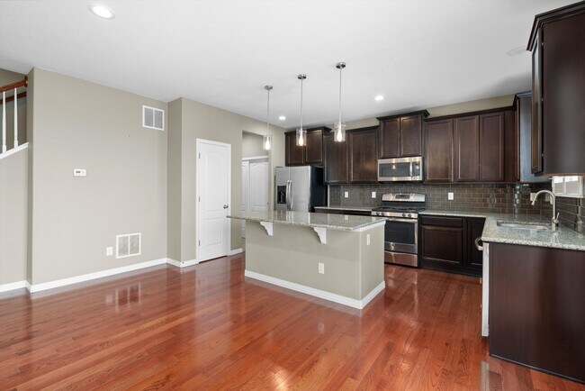 Building Photo - 8344 Coopers Hawk Way