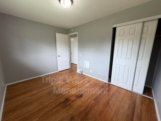 Building Photo - 10319 Varnum Dr