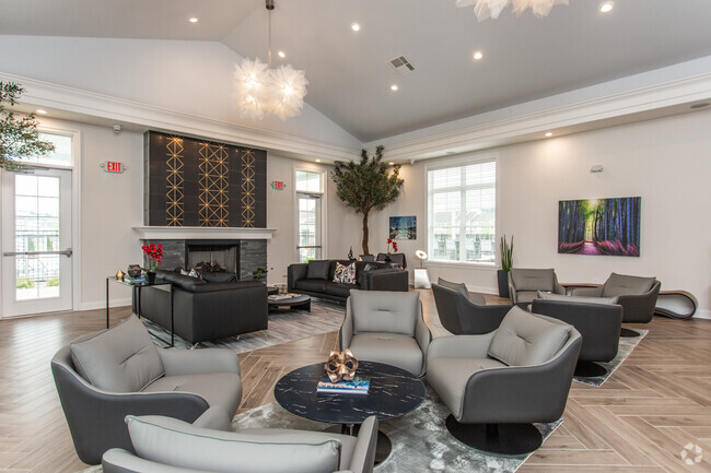 Interior Photo - Orange Grand Communities