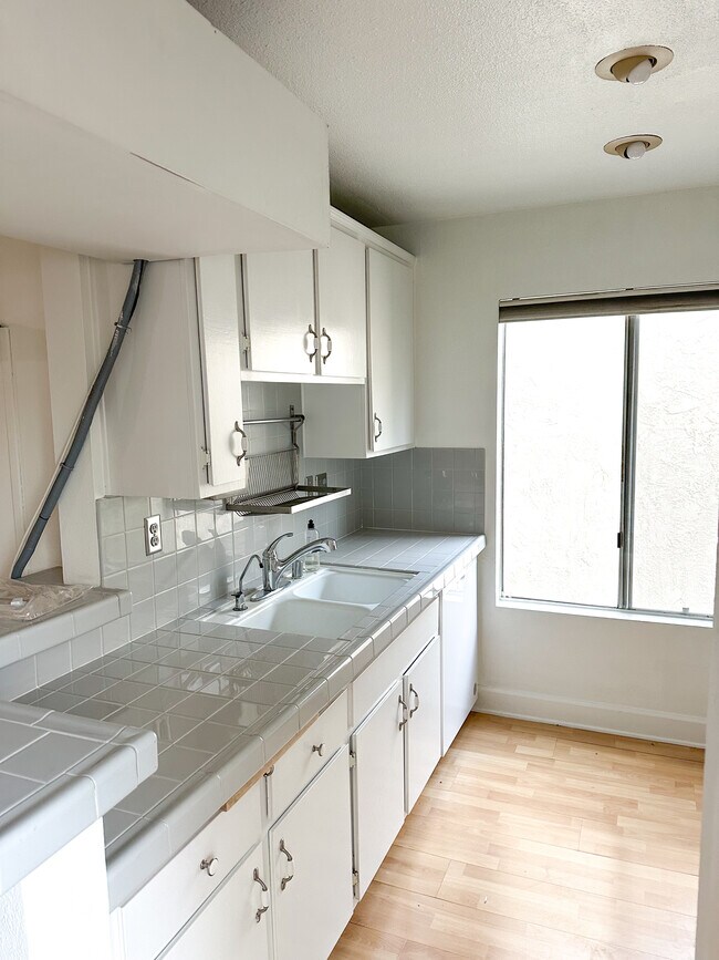 Building Photo - 3302 Summertime Ln