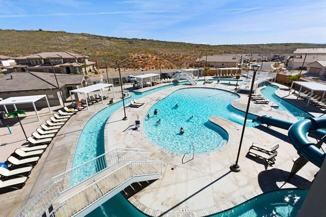 Building Photo - Live Every day Like You're on Vacation!! F...