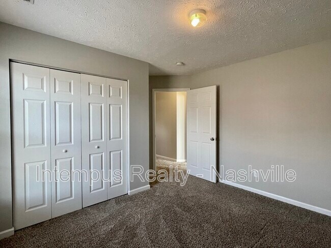 Building Photo - 553 Rose Cottage Cir