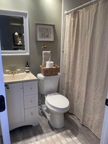 Building Photo - 7360 Ulmerton Rd