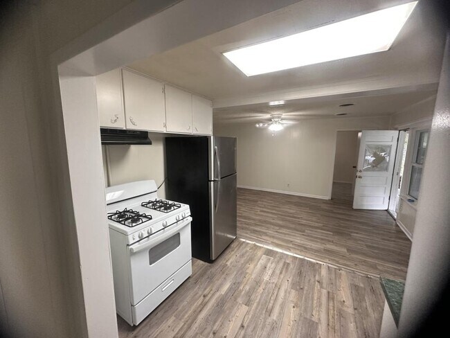 Building Photo - 2237 B St NE