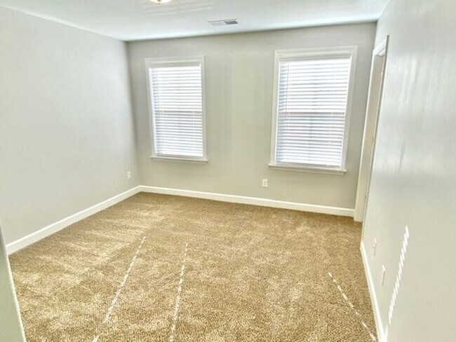 Building Photo - Now Leasing In Sommerville -4 Bedroom 2.5 ...