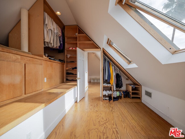 Building Photo - 1321 Hayworth Ave