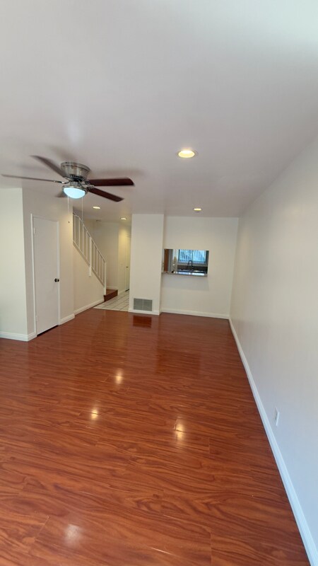 Building Photo - 124 Stratford Cir
