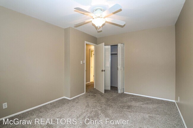 Building Photo - 3 br, 2 bath House - 5233 S. 67th E. Place