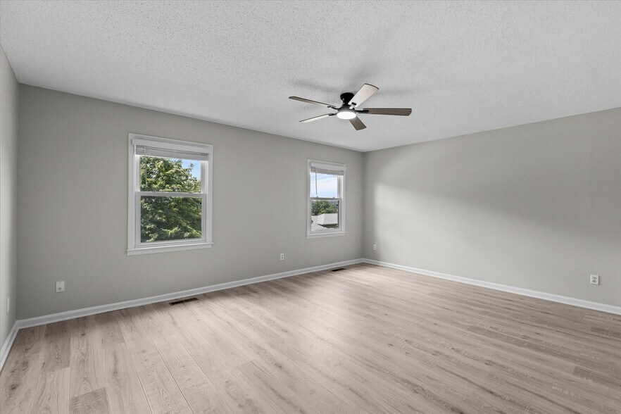 Building Photo - 1305 Hiwan Trail SE