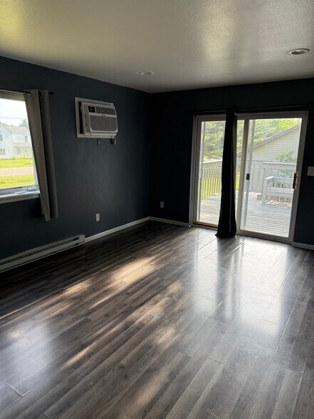 Building Photo - W6527 Woodhaven Cir