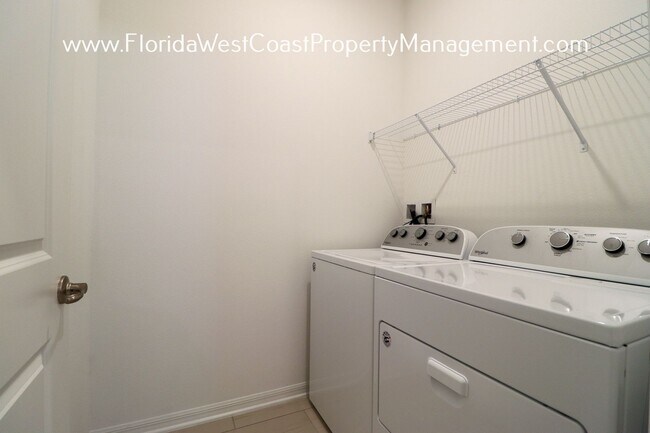 Building Photo - OUSTANDING SEMI FENCED! 3 BEDROOM/2 BATH HOME IN EAVES BEND! ARTISAN LAKES PALMETTO!