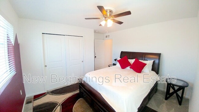 Building Photo - 16487 Mountain Flax Dr