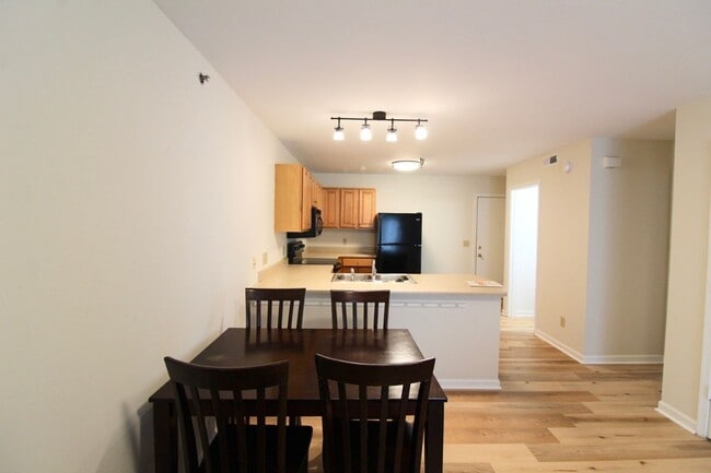 Building Photo - 1366H Hunters Rd