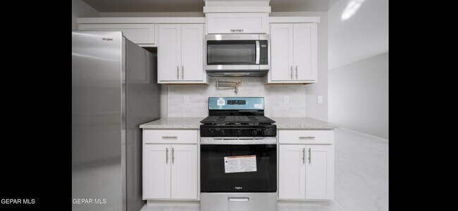 Building Photo - 15221 Gauge Ct