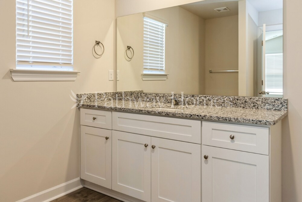 Building Photo - 2327 Alberto Dr