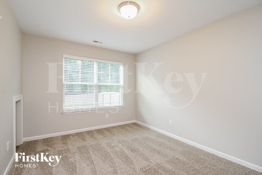Building Photo - 825 Winterside Ln